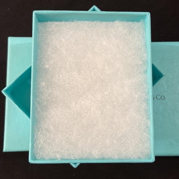 Tiffany and Co. authentic boxes with white gift enclosures, 6 of each - Picture 2 of 3